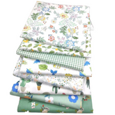 Lot de 8 tissus prédécoupés 100 % coton à imprimé floral rétro CraftsFabrics, idéal pour l'artisanat, le quilting, le patchwork et les projets de bricolage.